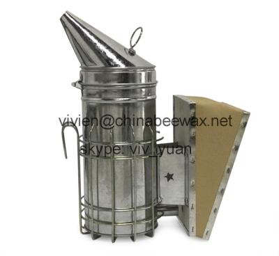 China Farms Galvanized Galvanized Bee Smoker Bee Hive Smoker With Heat Shield Beekeeping Equipment for sale