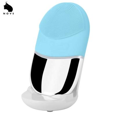 China Darkness Surrounds Amazon 2022 Hot Selling Electric Silicone Face Cleanser Vibrate Brush Waterproof Facial Cleansing Cordless Charging for sale