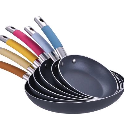 China Sustainable 6Pcs Cookware Set Kitchenware Aluminum Frying Pan Set Non Stick Liner With S.S Handle Rubber Sleeve for sale