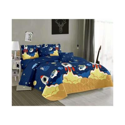 China 2022 Home Bedroom Equipment Three Piece Bedding Set Wholesale Fleece Cartoon Printing Comforter for sale