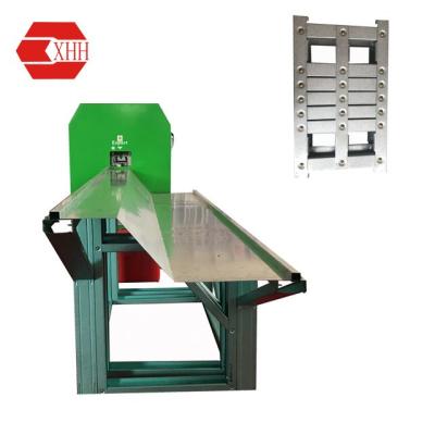 China Hotels XHH C89 Mold Light Gauge Roll Forming Machine Keel Making Square Steel Frame for sale