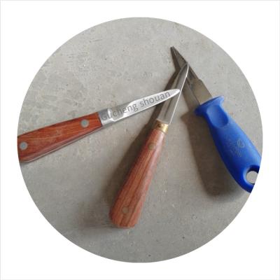 China Oyster Opening Good Quality Oyster Opening Knife With Wooden Handle And Thick Blade for sale