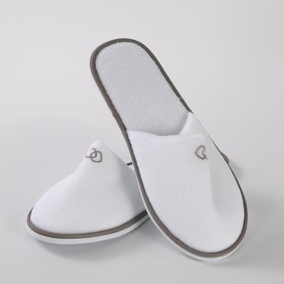 China CUSHIONING Disposable Party Home Guest Slippers Hotel Travel Slipper for sale