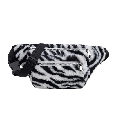 China Daily Women Scare Printed Faux Fur Fanny Pack Custom Fluffy Animal Pattern Chest Bags Faux Leopard Fur Bag for sale