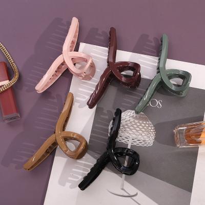 China Korean Half Crescent Shape CISS Style Fashion Personality Shark Clip Clip Retro Fashion Updo Head Back Simple Hair Claw for sale