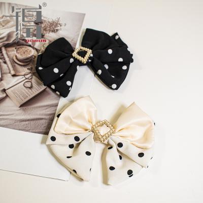 China Hair Accessories New Women Fashion Elegant Custom Hair Hangers Hair Decoration Accessories Pearl Bow Barrette for sale