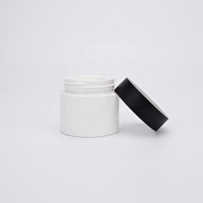 China 30g White Cosmetic Skin Care Bottle Cream Essence Jar Empty PET Round Plastic Packaging Customized for sale