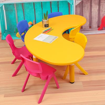 China Eco-friendly material kids furniture kindergarten funiture kids table study moon table for sale for sale