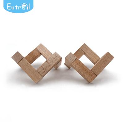 China Wooden Craft Toy Decoration Ball Holder Natural Wooden Product for sale