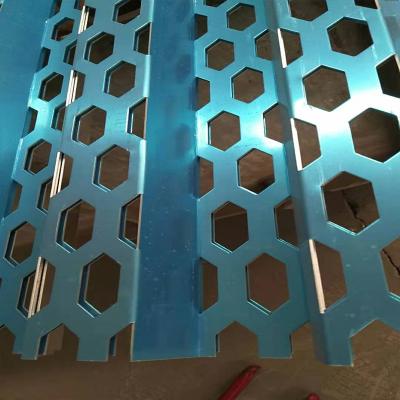 China Wholesale Customized Decorated Metal Mesh Sheet Punch Punch Box / Embossed Perforated Sheet for sale