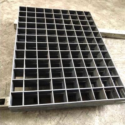 China Welded Mesh Galvanized Stainless Concrete Rebar Sewer Shelf Grating Embattled Steel Grating for sale