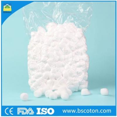 China Color blanco de la algodón de la bola absorbencia cruda disponible médica de la esponja de la alta en venta