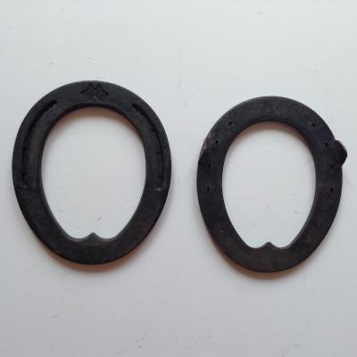 China OEM Outdoor Playing Game Horseshoes Iron Horse Shoe in Black for sale