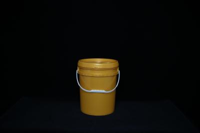 China Metal Handle Leakproof Plastic Paint Bucket With Snap On Lid zu verkaufen