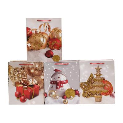 China Recyclable Cute Christmas Tree Snowman Christmas Paper Bag White Cardboard Shopping Bag For New Year Custom Logo Paper Bag for sale