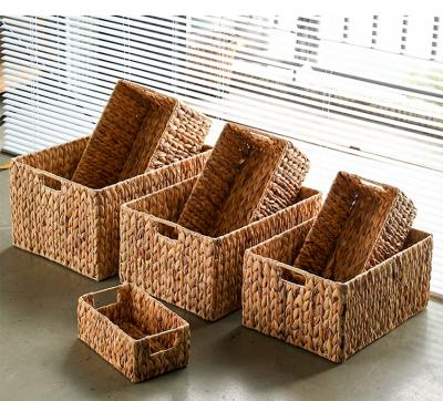 China New Classic/Postmodern Adjustable Natural Tableware Banana Leaf Storage Box Storage Woven Basket for sale