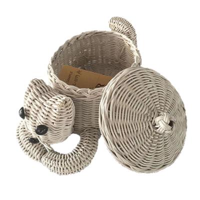 China Sustainable Exquisite Fashionable Natural Storage Basket Living Room Laundry Hamper Baskets for sale