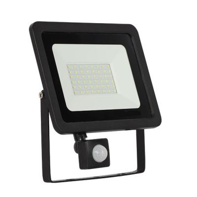 China garden & 2021 Outdoor Hot Sale Outdoor Led Flood Light With PIR Motion Sensor for sale