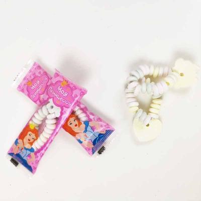 China Natural Halal Fruit Flavor 10G Bracelet Candy For Girl Toy Candy Heart Shape for sale