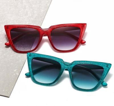 China 20 Years 2021 Cat Eye Shape Square Shades Oversized Sunglasses Glass Fashion Experience for sale