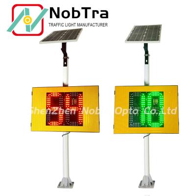 China Indicador de limite de velocidade solar personalizável com ecrã LED vermelho e verde e IP 54 weatherproofing à venda