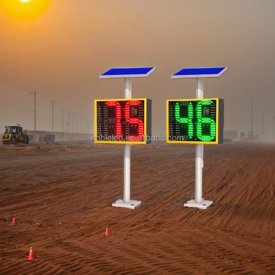 Chine Des signaux de vitesse radar solaires efficaces pour la sécurité routière détectent les voitures dépassant la limite de vitesse avec radar à vendre