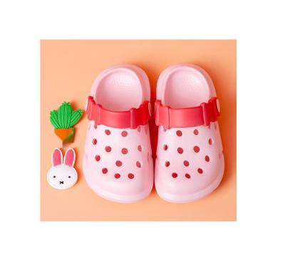 China Breathable Children's Hole Shoes Summer Boys And Girls Slippers Kindergarten Shoes for sale