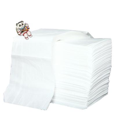 China Roll Folded Nonwoven Bed Sheet For Spa Salon And Hospital for sale