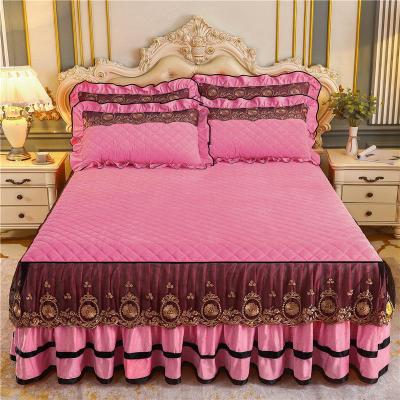 China Nondisposable Princess Embroidery Fitted Bed Skirt And Cushions Luxury Velvet Bedspread Bedspread Set for sale