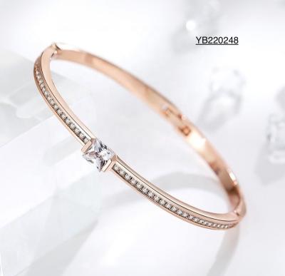 China FASHIONABLE Luxury Wrist Jewelry Rhinestone Embellished Snap Bangle 18K Gold Stainless Steel Bangle for sale