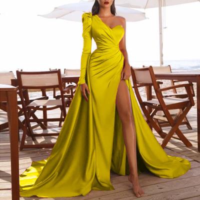 China Women's Silk And Satin Anti-Static Long Sleeve Prom Dresses Split One Shoulder Skirt Banquet Floor Length Evening Dress for sale