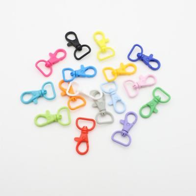 China POM Factory Supply Bag Hook Color Main Chain 360 Degree Plastic Revolving Hook M882-17 for sale