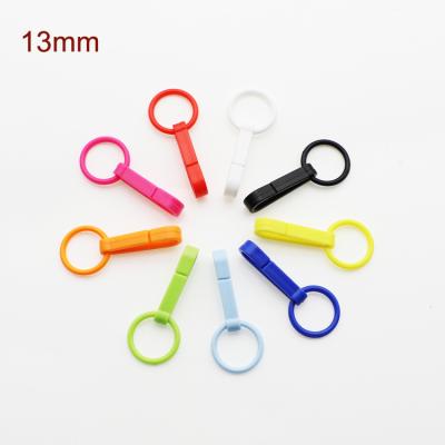 China Hot Selling POM Plastic Mini Product 13mm Hook Plastic Buckle Snap Hooks for sale