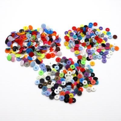 China Eco-friendly Mixed Color T3 DIY Buckle Skirt Plastic Snap Button Snap Buttons For Children's Dressing for sale