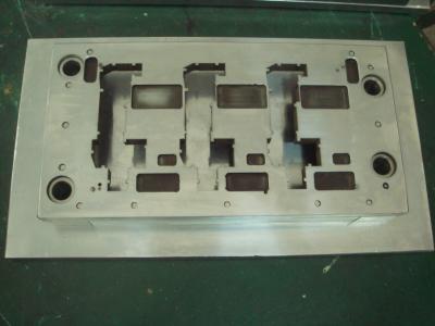 China Qc-10 aangepast van de Machinepcb van het Matrijzenmetaal het Ponsenhulpmiddel IATF16949 Te koop