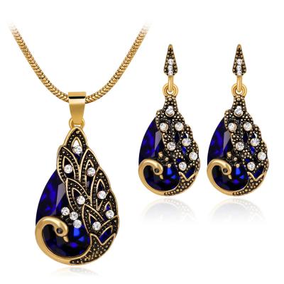 China New advanced retro rhinestone necklace set hot selling necklace and earrings in Europe and America two jewelry spots for sale