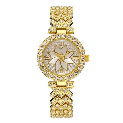 China Non-specific Hot Set of Factory Sale Diamond Gypsophila Bracelet Watch Quartz Metal Disc Ladies Watch for sale