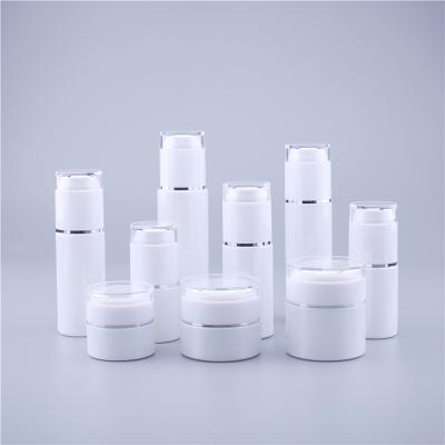 China Personal Care Pearl White Glass Bottles 20ml 30ml 40ml 60ml 80ml Cosmetic Cream Bottle With Pump Sprayer, Luxury Glass Bottles For Skin Care for sale