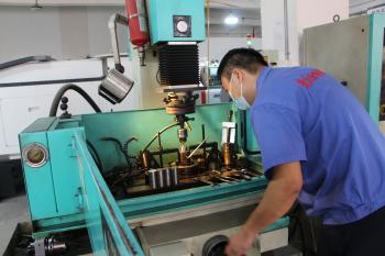 China Chongqing Henghui Precision Mold Co., Limited