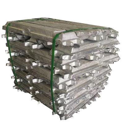 China AL Metal Ingot Irregular Aluminum Cuboid /99.7 Aluminum Ingots Good Price 99.99% / 99.85% for sale