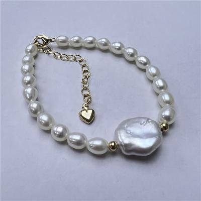 China B011 Wholesale B011 Rice Pearl Petal Bangle Natural White Natural Baroque Pearl Bracelet Gold Plated Adjustable for sale