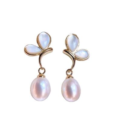 China E004 7-8mm pearl rice butterfly earrings S925 new simple fashion ladies earrings CLASSIC silver factory direct supply for sale