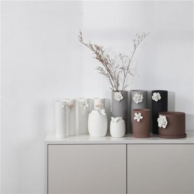 China Wholesale Custom Elegant Nordic Home Vase Crafts Gifts Cylinder Logo Modern Home Decor for sale