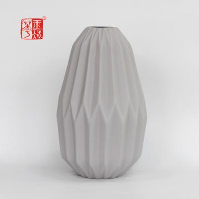 China Minimalist 12pcs/carton, Stocklot Antique Single Flower Vase, Chaozhou Ceramic Vases Factory for sale