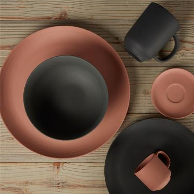 China Sustainable Unique Matte Modern Restaurant Hotel Used Ware Ceramic Dinnerware Sets for sale