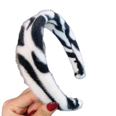 China Environmentally Friendly Candy Color Rabbit Hair Band Plush Leopard Headband Korea Style Wide Brim Headband For Students for sale