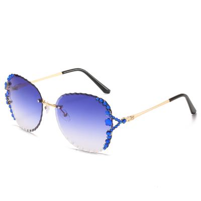 China Fashion Sunglasses Bling Diamond Frameless Lenses Edge 2020 New Arrivals Retro Fashion Shades Luxury Designer Sunglasses Women Men yx045 Custom Made for sale