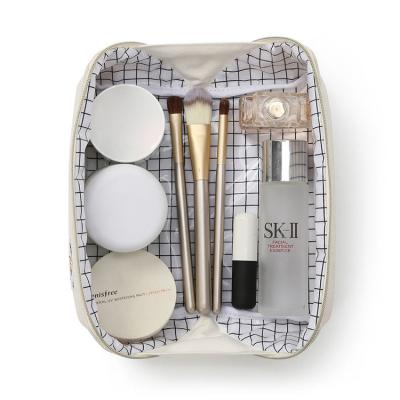 China Custom Cotton Luxury Herringbone Travel Case Pouch Fashion Cosmetics Large Capacity Storage Korean Cosmetics Bag for sale