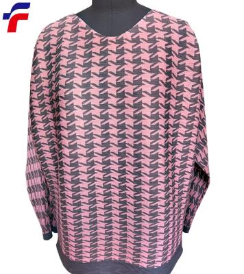 China Breathable Hot Sale Asia Polyester Pleated Knit Long Sleeve Women Tops With Pink Houndstooth Print for sale