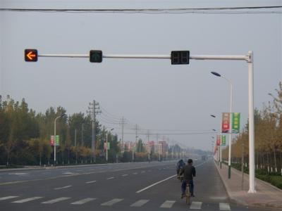 China Rijwegverkeerslicht Pool, Oprijlaan Gegalvaniseerd Staal Pool 11M Hoogte 4M Breedte Te koop